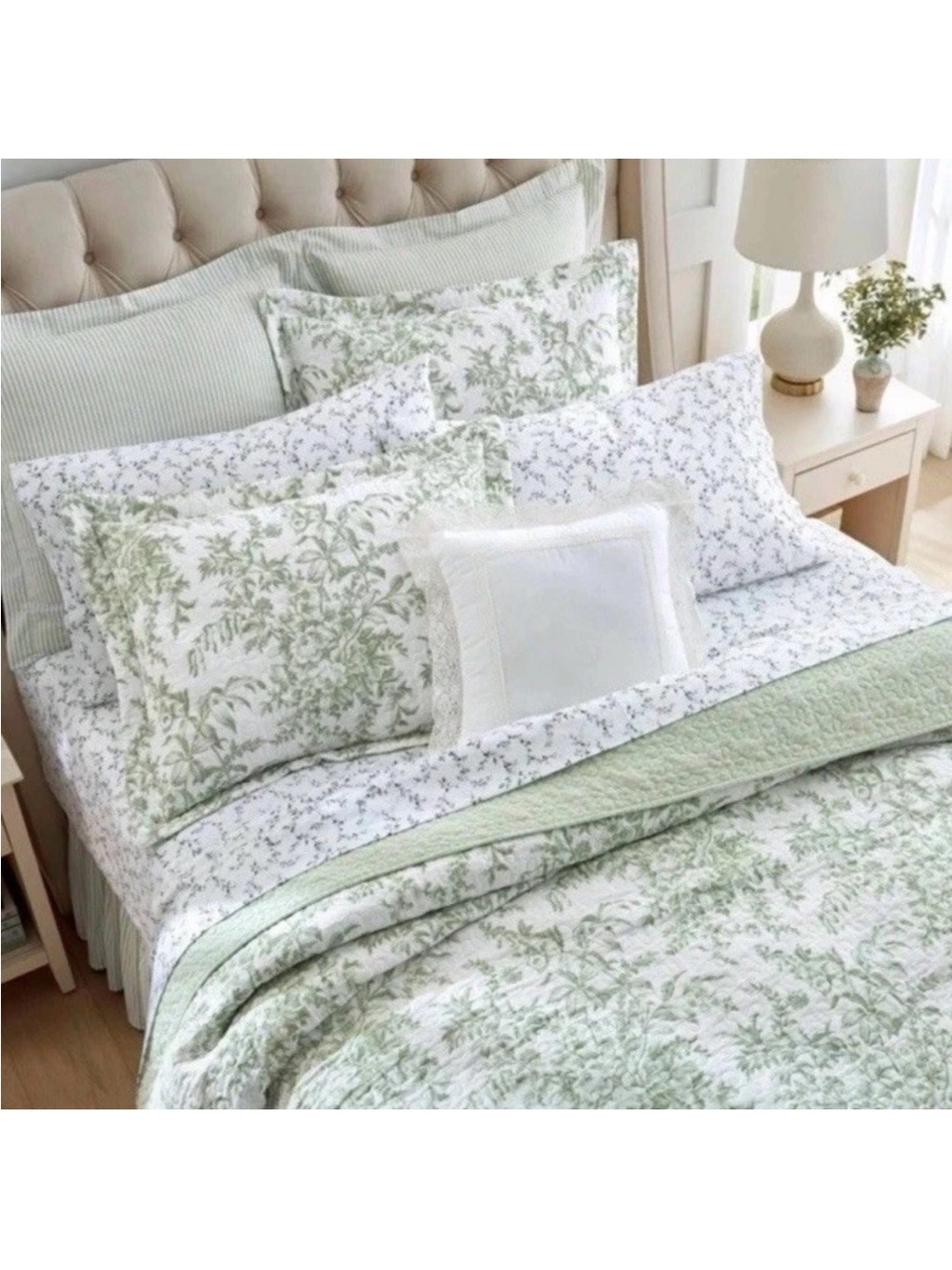 Laura Ashley ~ FULL/QUEEN Bedford Quilt Set ~ Green ~ Reversible All-Season - Picture 7 of 7